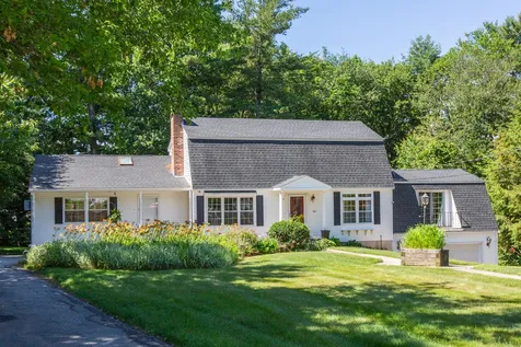 8 Tammy Street Salem NH 03079