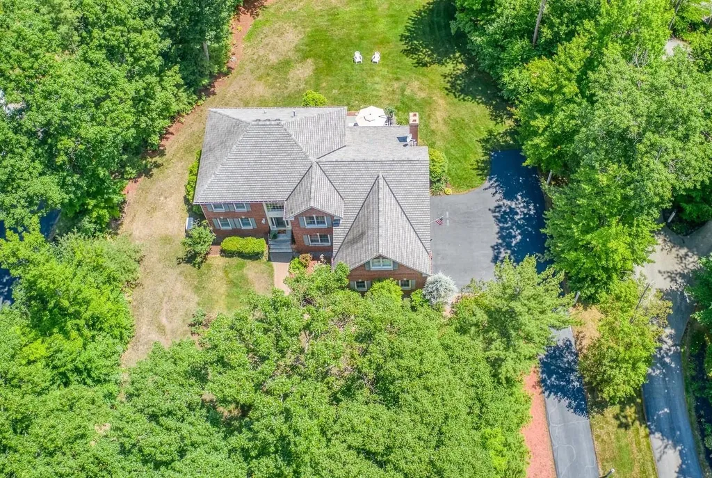 4 Esther Drive Bedford NH 03110