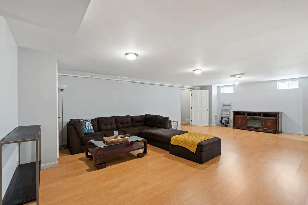 120 Elton Avenue Manchester NH 03109