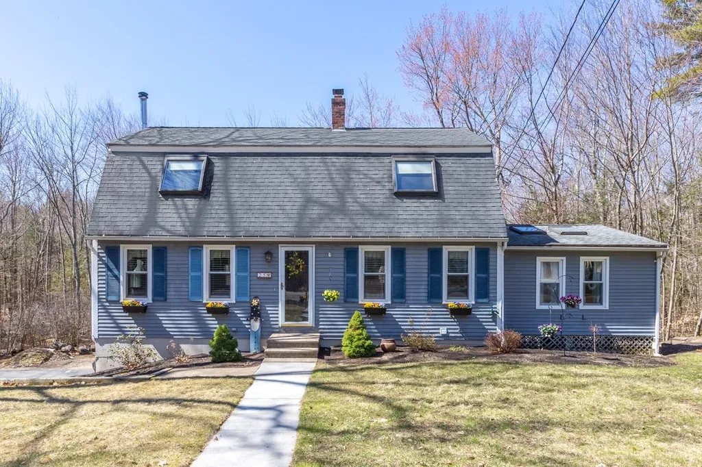 25 Holmeswood Drive Sandown NH 03873