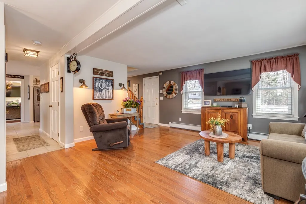 25 Holmeswood Drive Sandown NH 03873