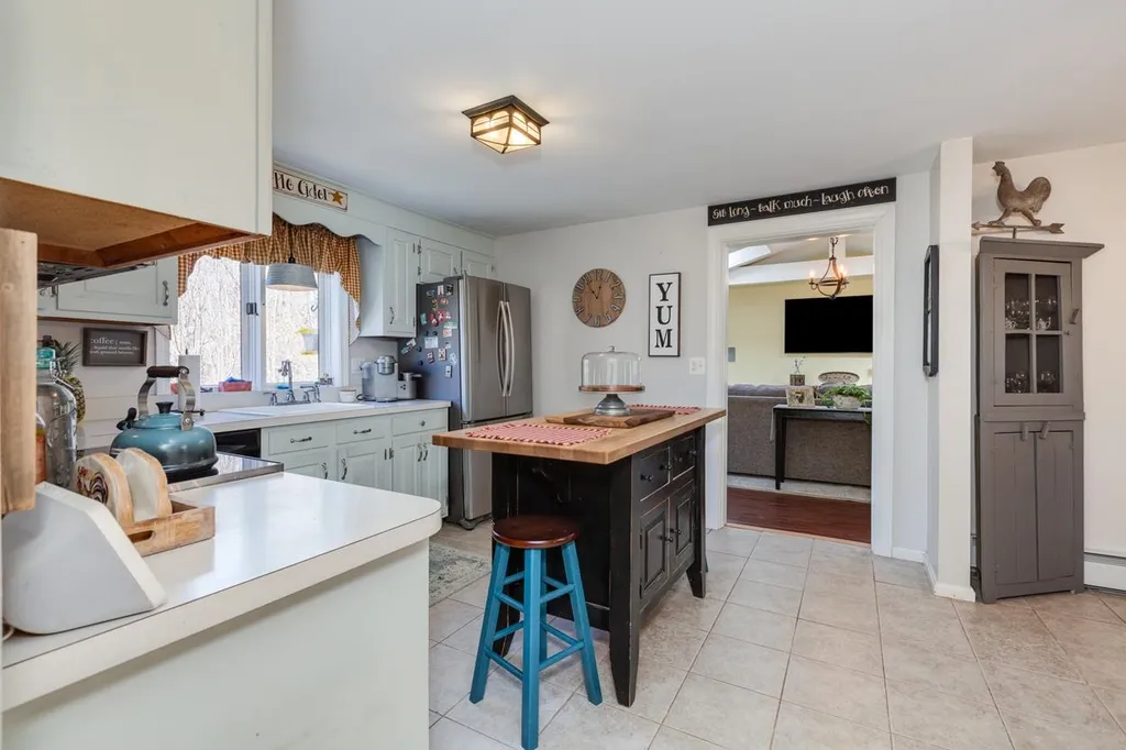 25 Holmeswood Drive Sandown NH 03873