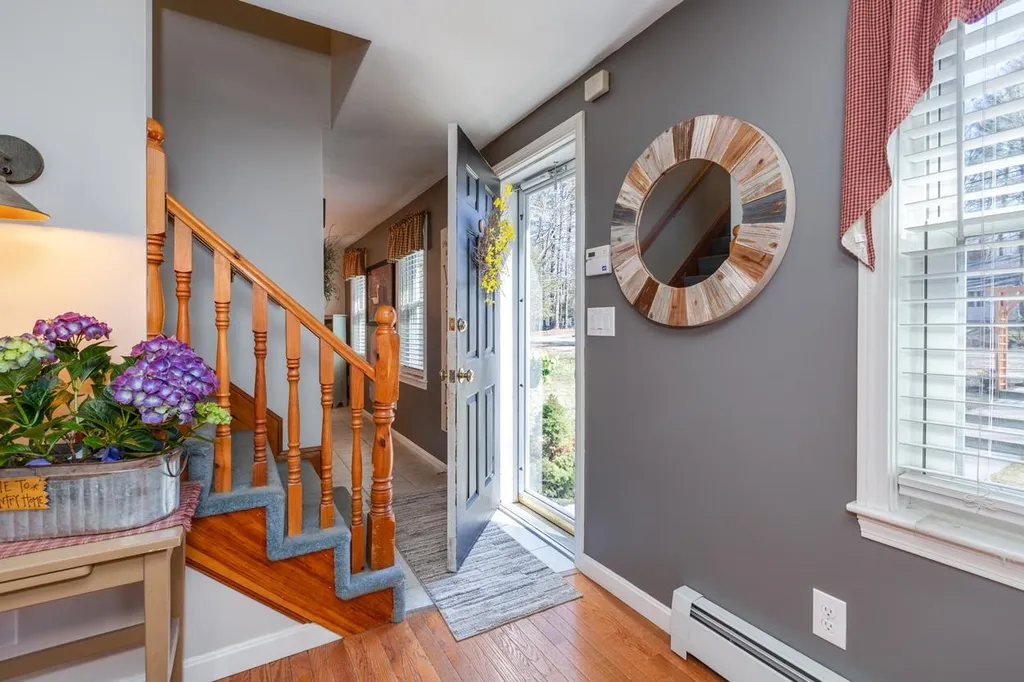 25 Holmeswood Drive Sandown NH 03873