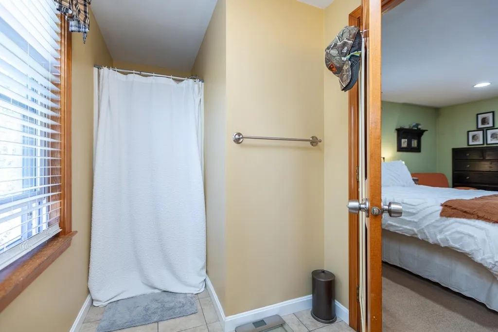 25 Holmeswood Drive Sandown NH 03873