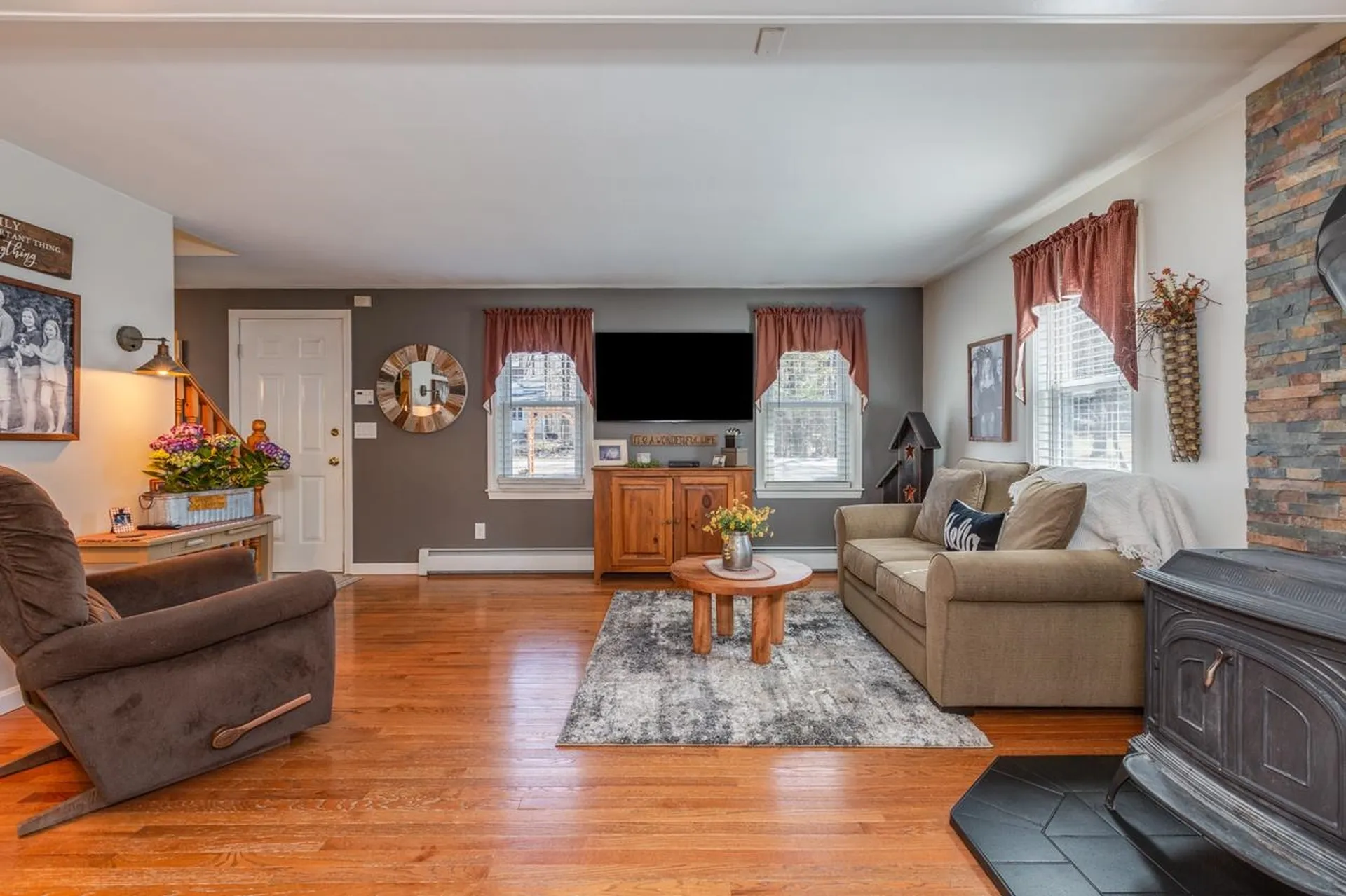 25 Holmeswood Drive Sandown NH 03873