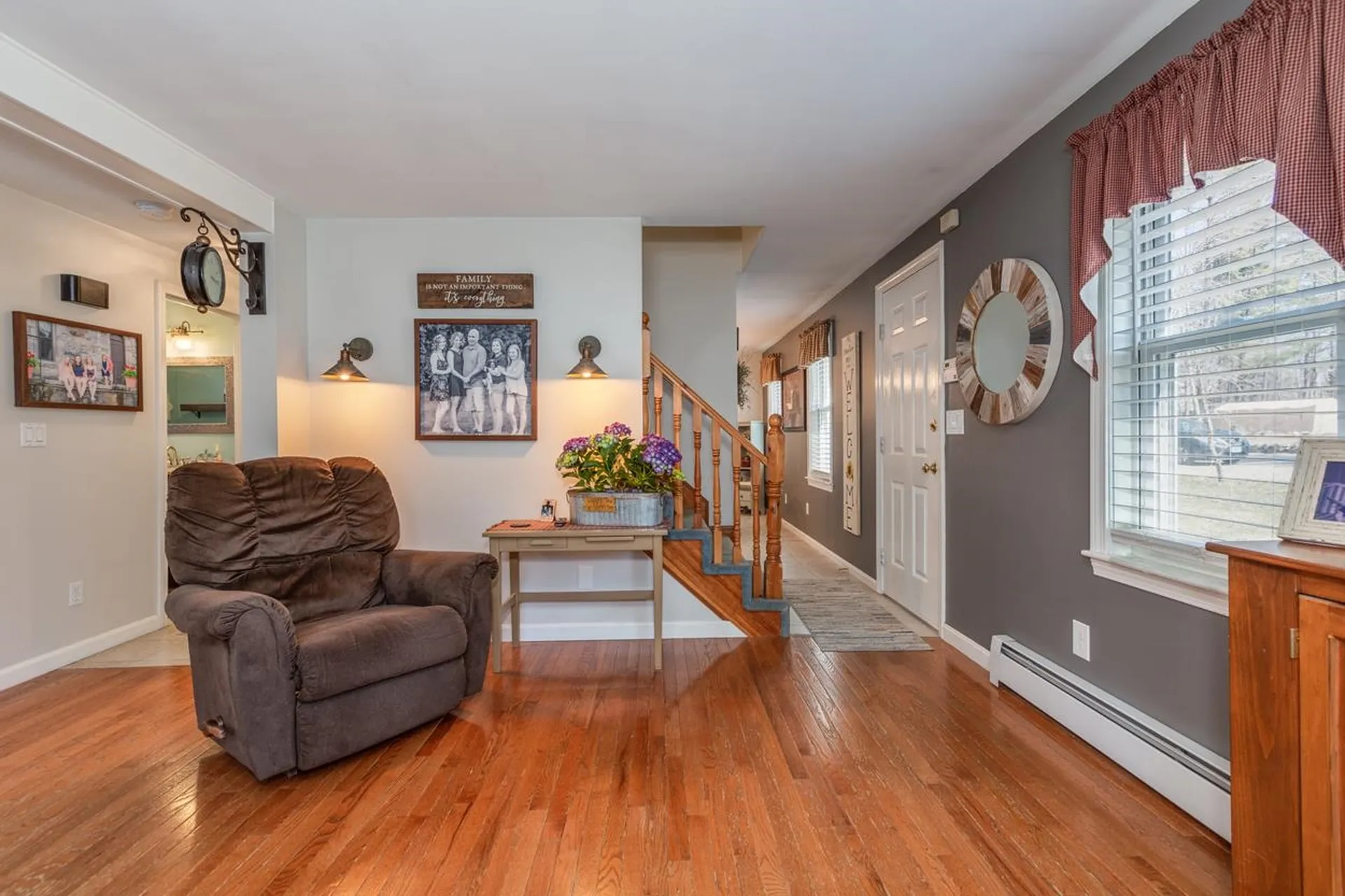 25 Holmeswood Drive Sandown NH 03873