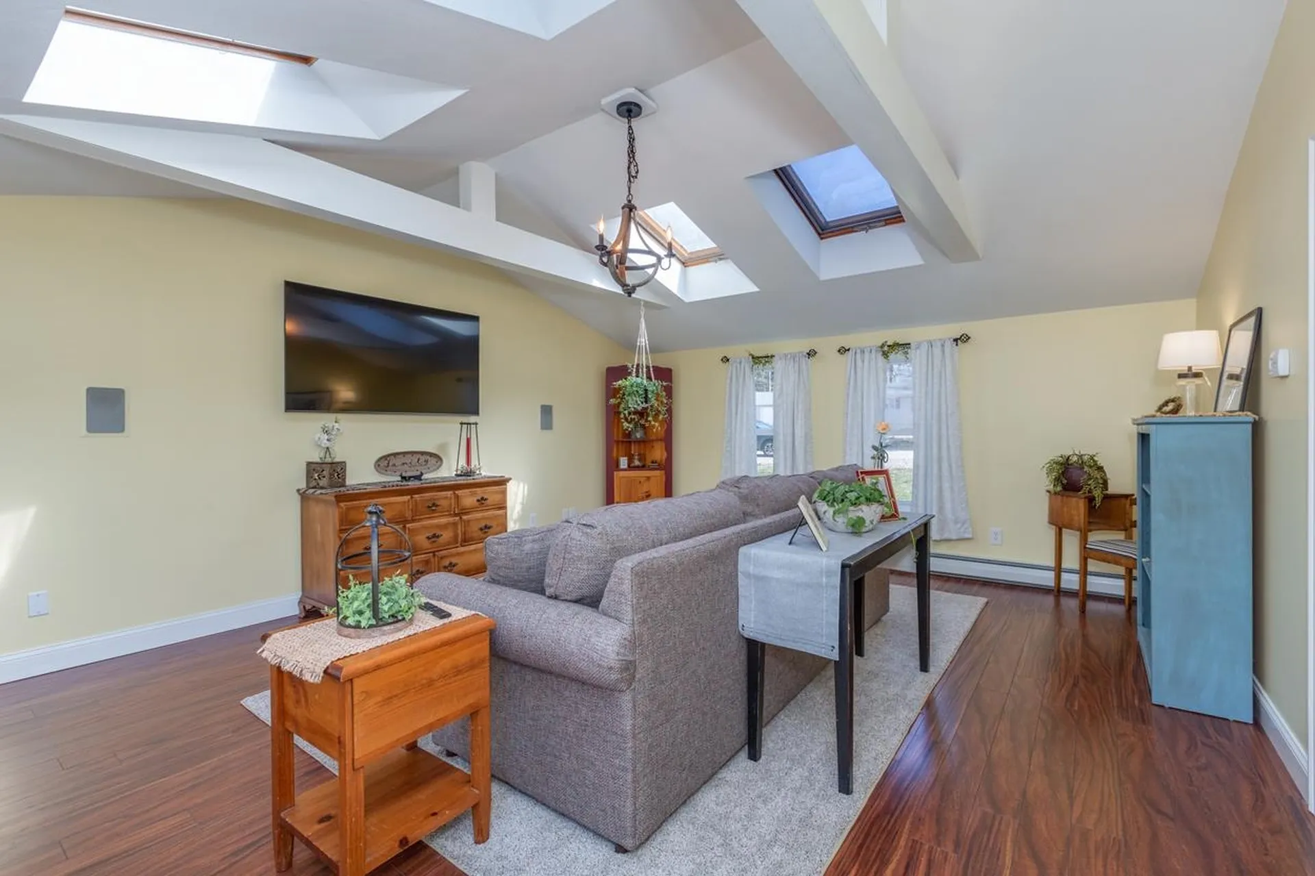 25 Holmeswood Drive Sandown NH 03873