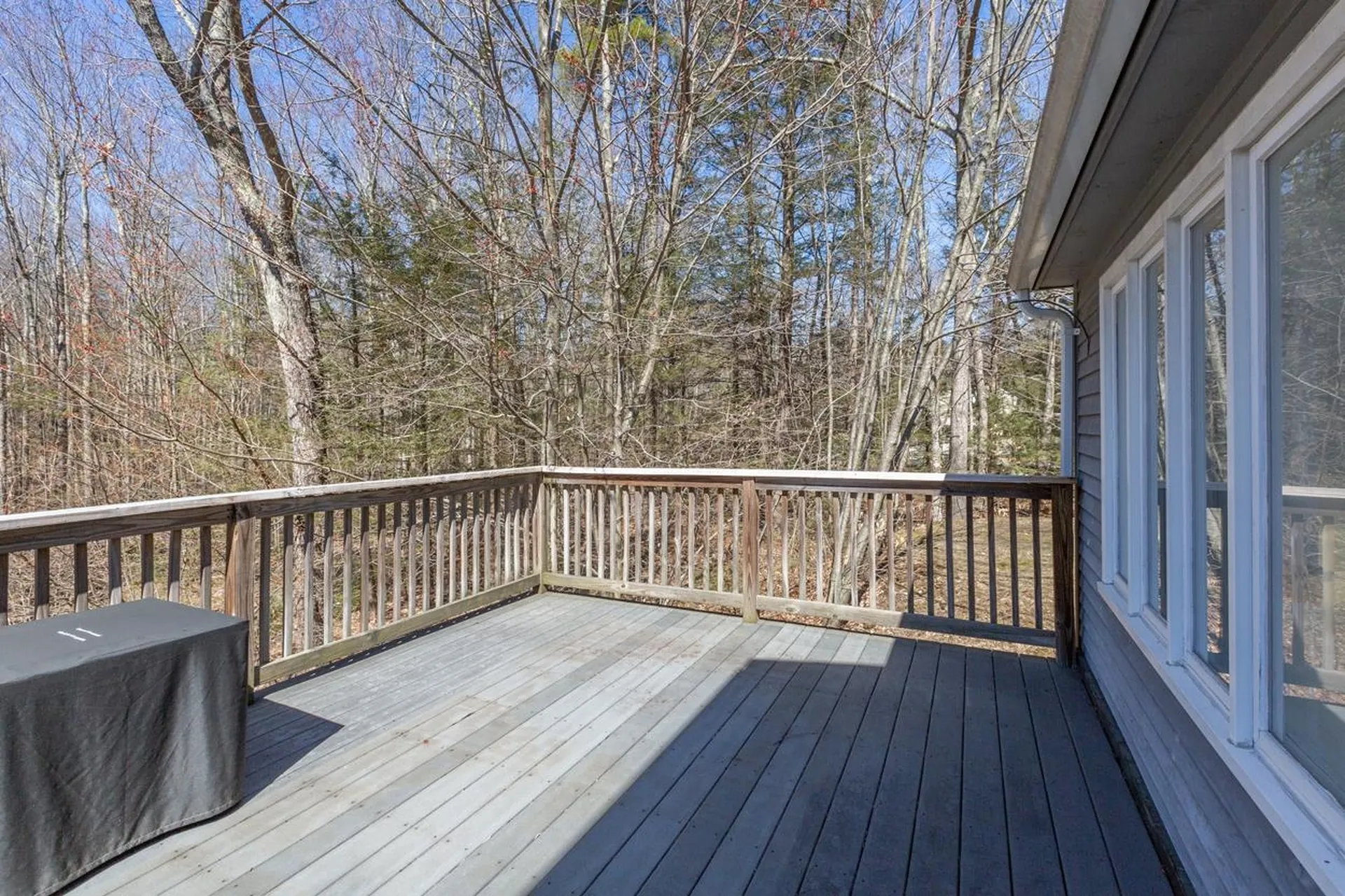 25 Holmeswood Drive Sandown NH 03873