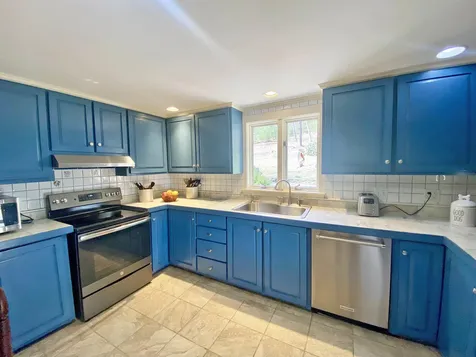 28 Hayward Drive Surry NH 03431