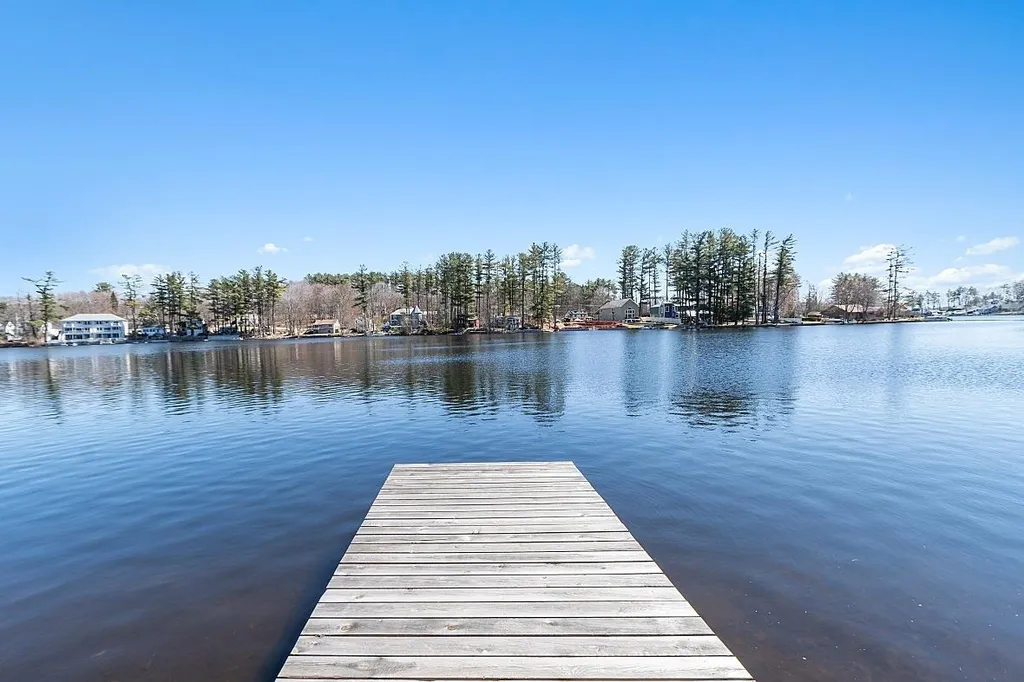 51 Shore Drive Salem NH 03079