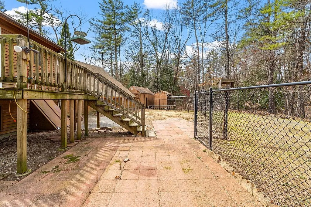 257 Kingston Road Danville NH 03819