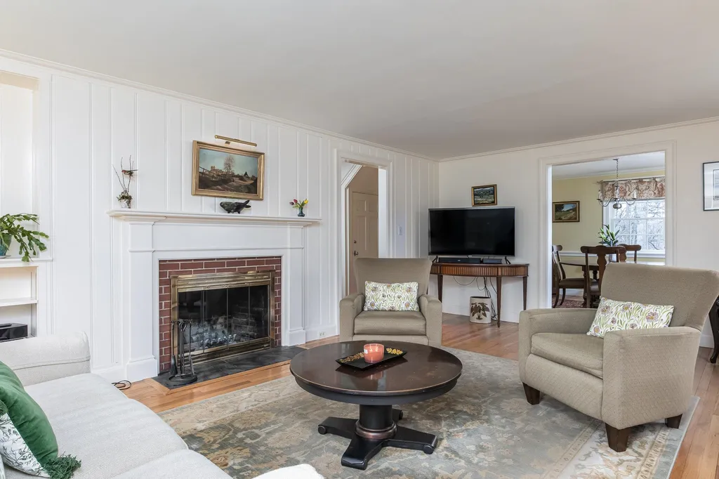 27 Thayer Pond Road Concord NH 03301