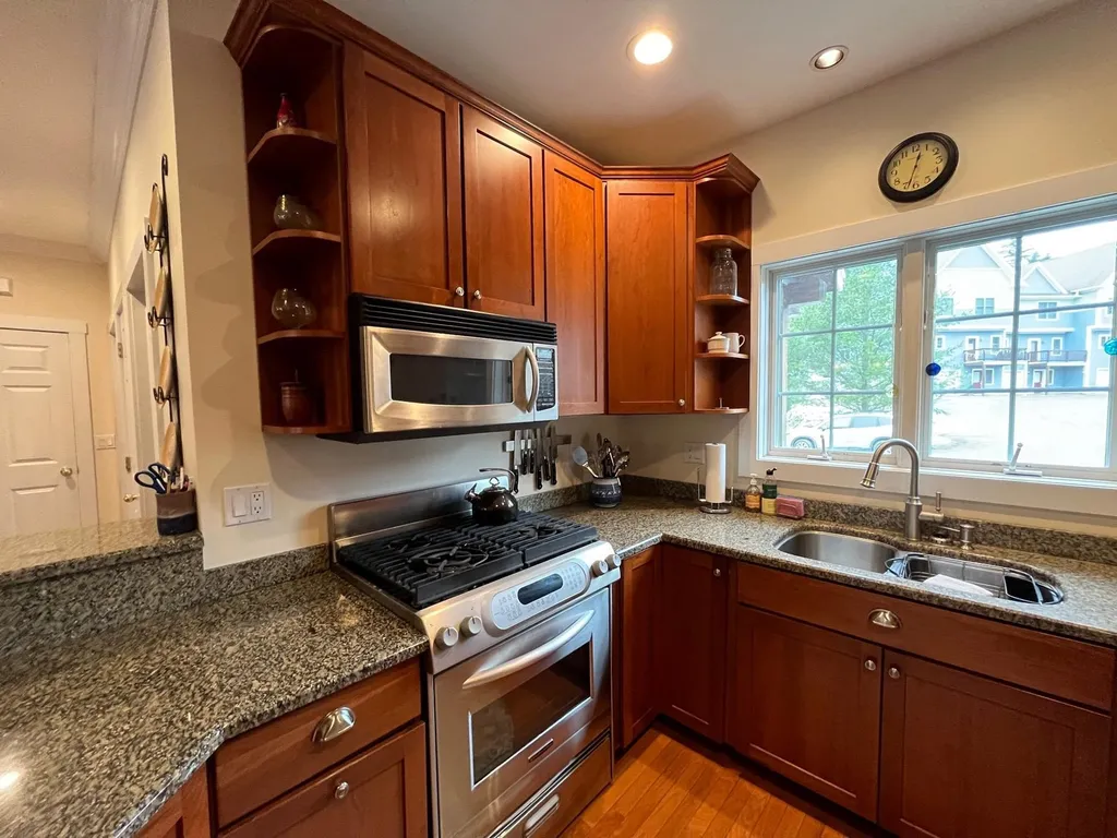53 Amber Way Warren VT 05674
