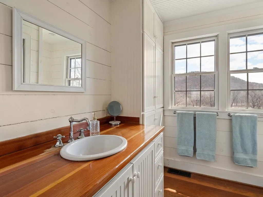 2959 Greenbush Road Charlotte VT 05445