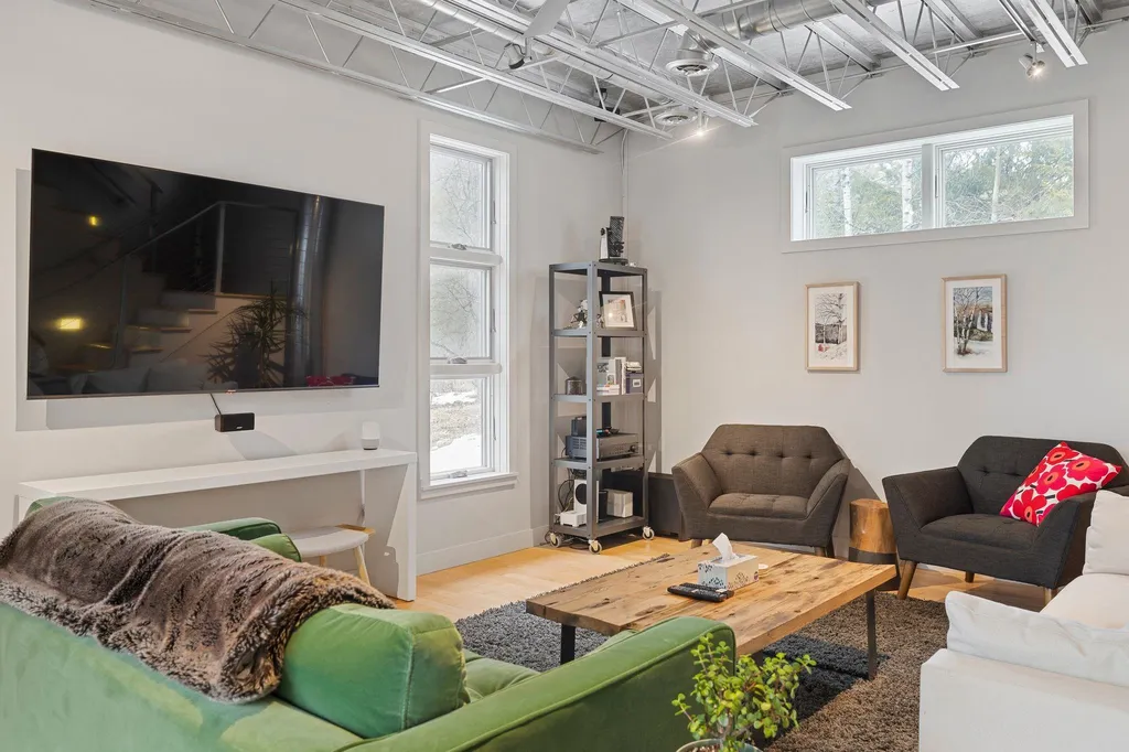 272 Hanover Center Road Hanover NH 03755