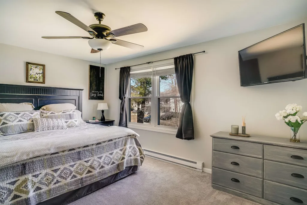 4r Sunnyside Lane Derry NH 03038