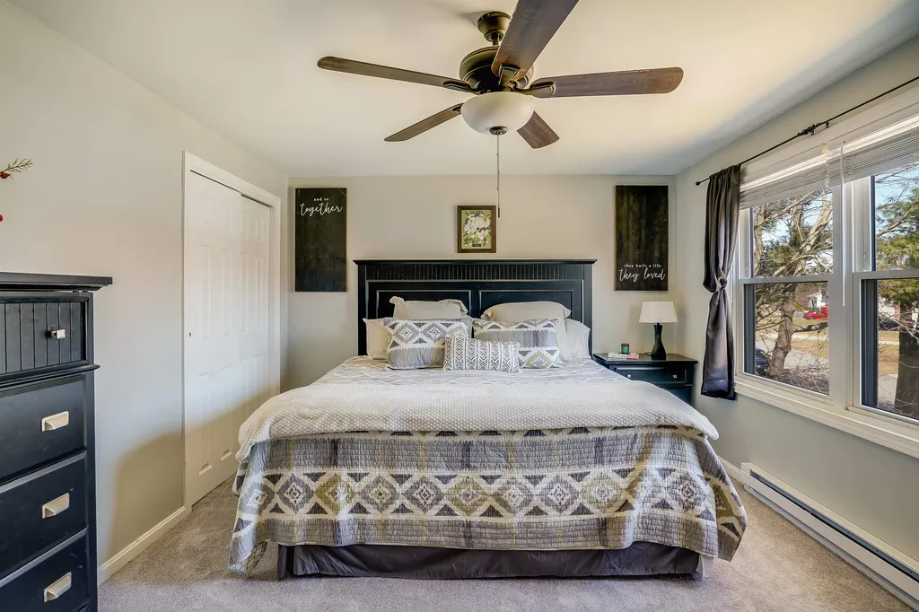 4r Sunnyside Lane Derry NH 03038