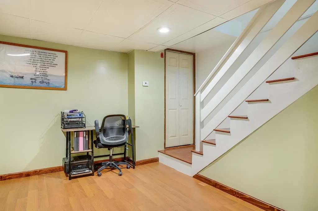 4r Sunnyside Lane Derry NH 03038