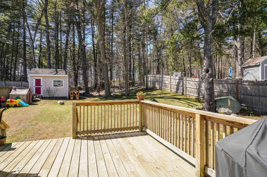 4r Sunnyside Lane Derry NH 03038