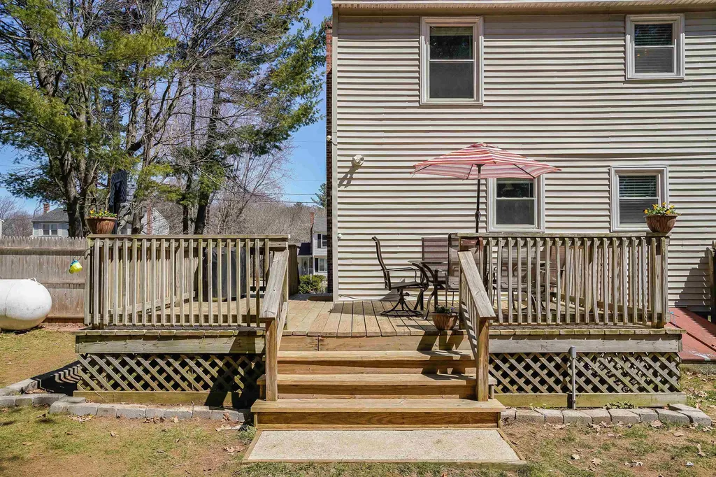 4r Sunnyside Lane Derry NH 03038