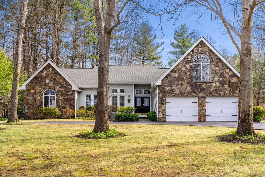 6 Huntington Place Hampton NH 03842