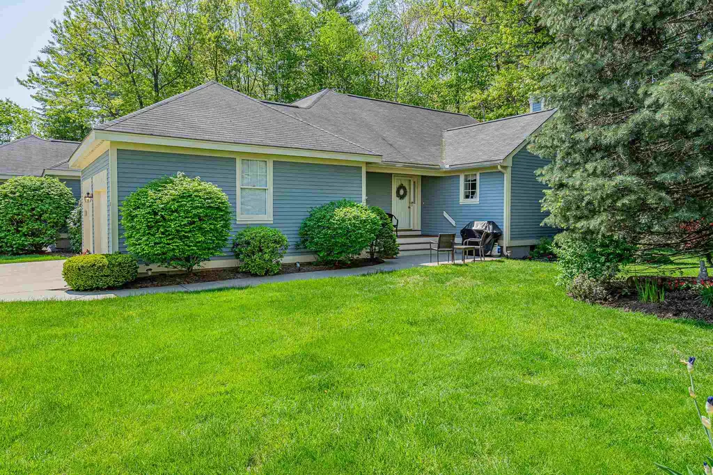 11 Spyglass Point Circle Bedford NH 03110