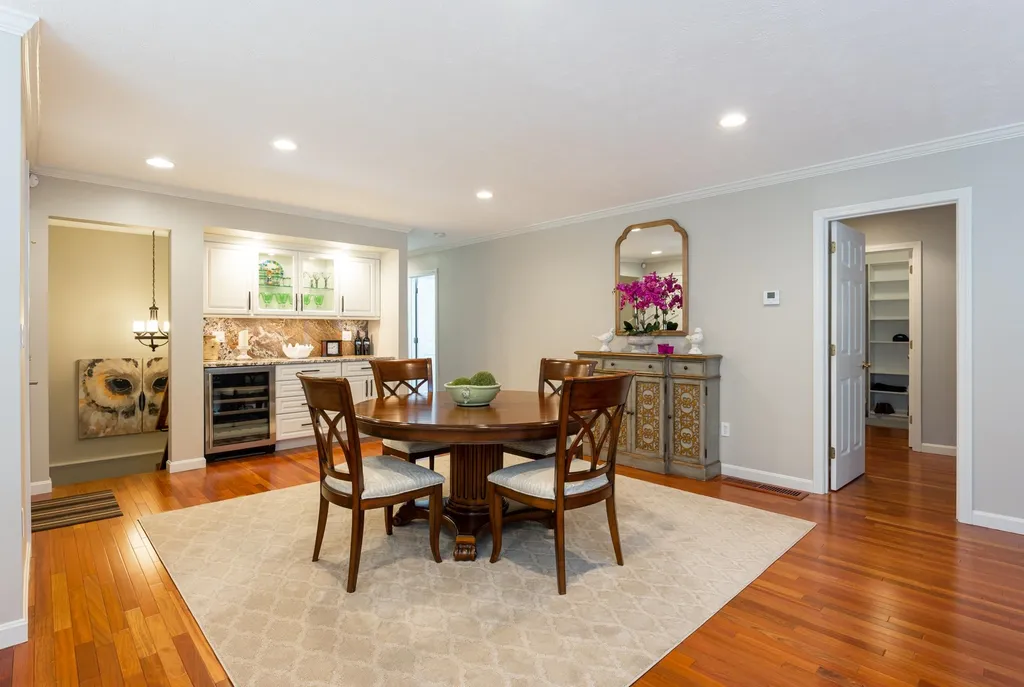 11 Spyglass Point Circle Bedford NH 03110