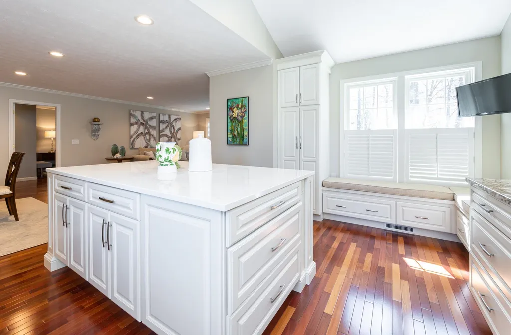11 Spyglass Point Circle Bedford NH 03110