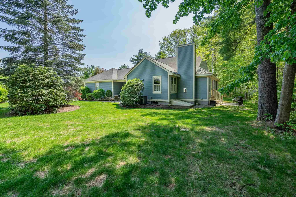 11 Spyglass Point Circle Bedford NH 03110