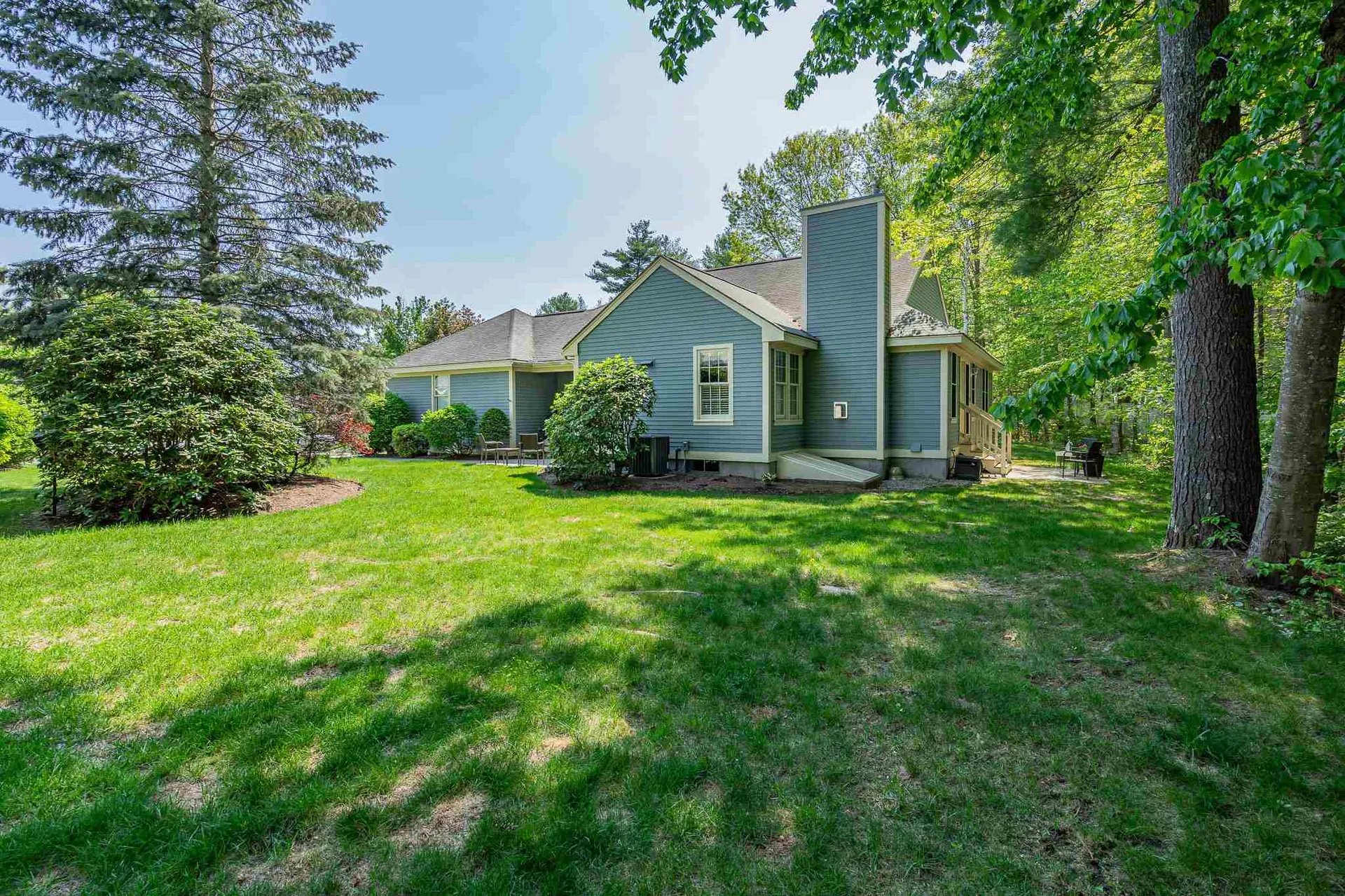 11 Spyglass Point Circle Bedford NH 03110