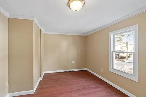 35 Spruce Terrace Derry NH 03038