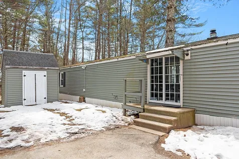 35 Spruce Terrace Derry NH 03038