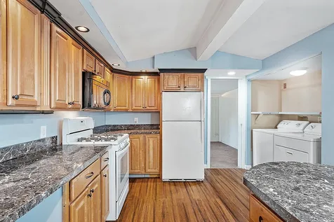 35 Spruce Terrace Derry NH 03038