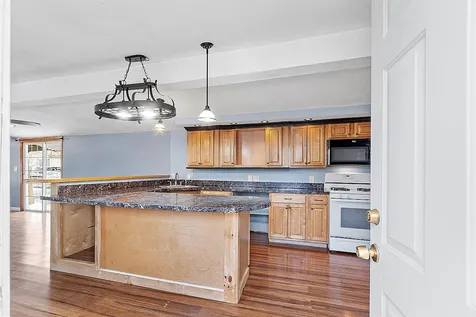 35 Spruce Terrace Derry NH 03038