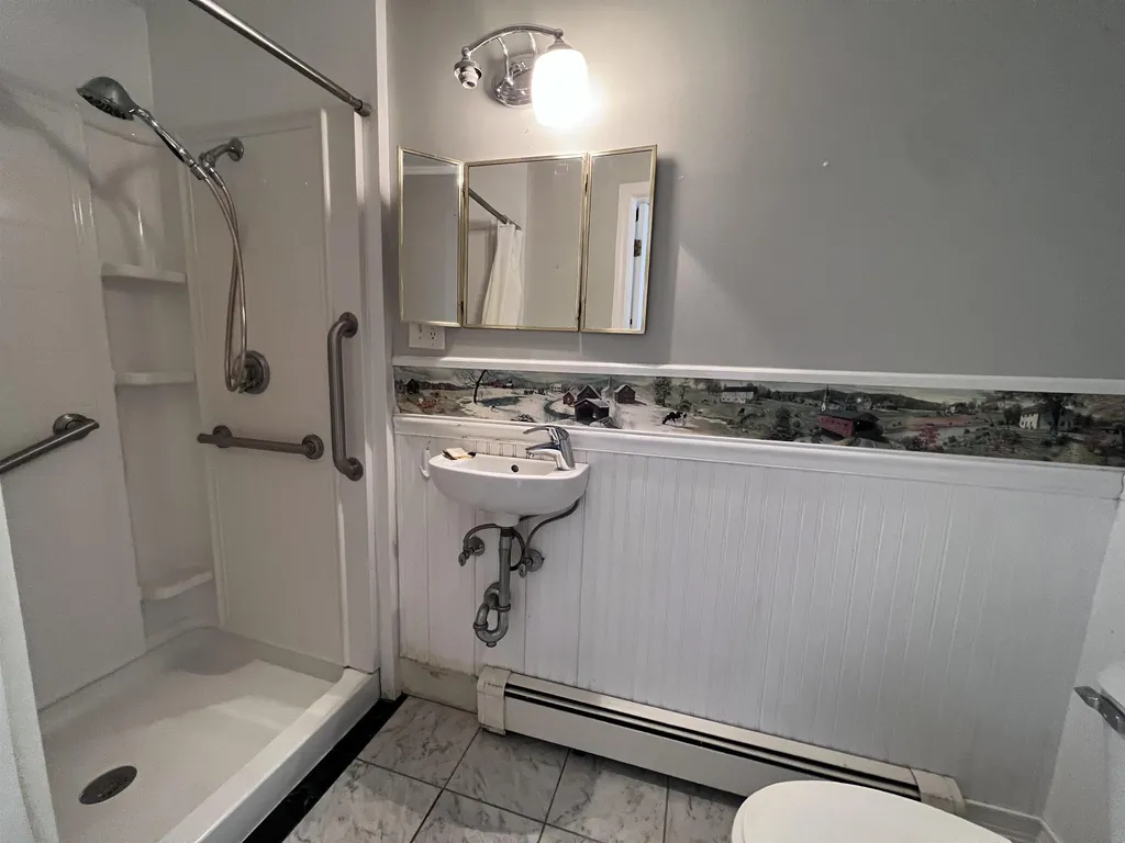 23 Shore Road Kingston NH 03848