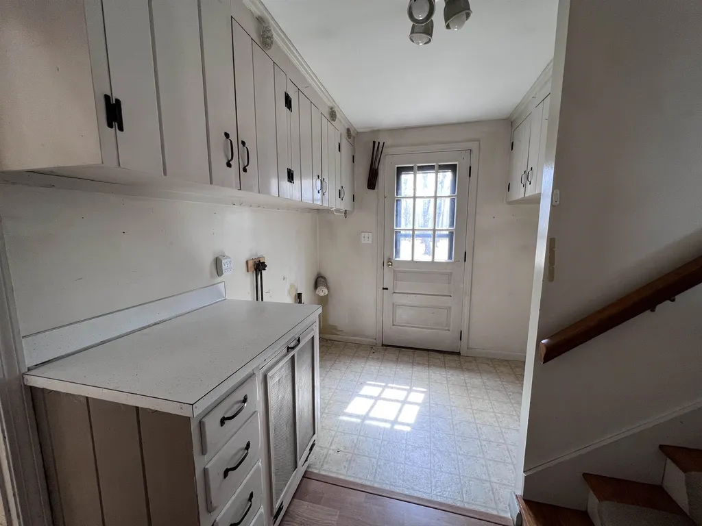 23 Shore Road Kingston NH 03848
