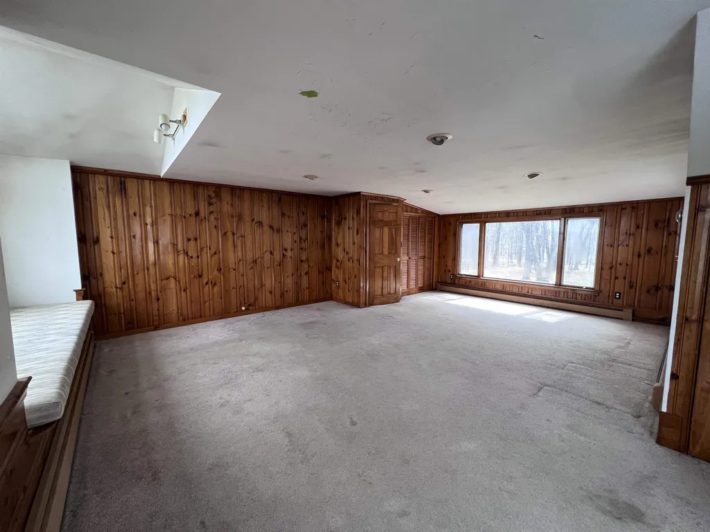 23 Shore Road Kingston NH 03848
