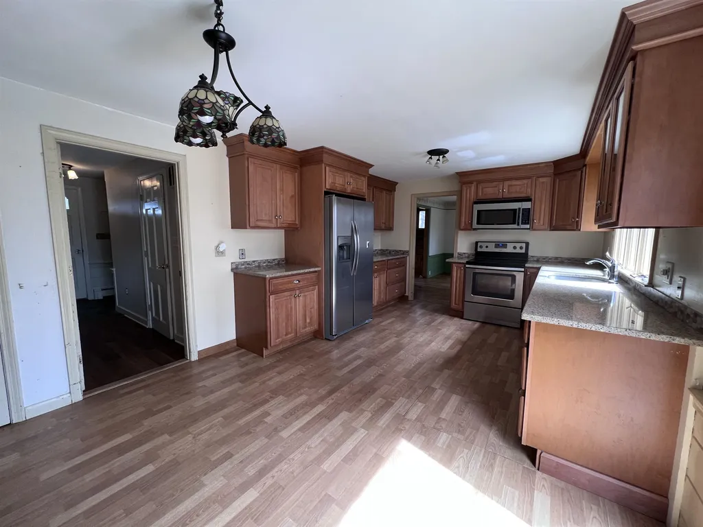 23 Shore Road Kingston NH 03848
