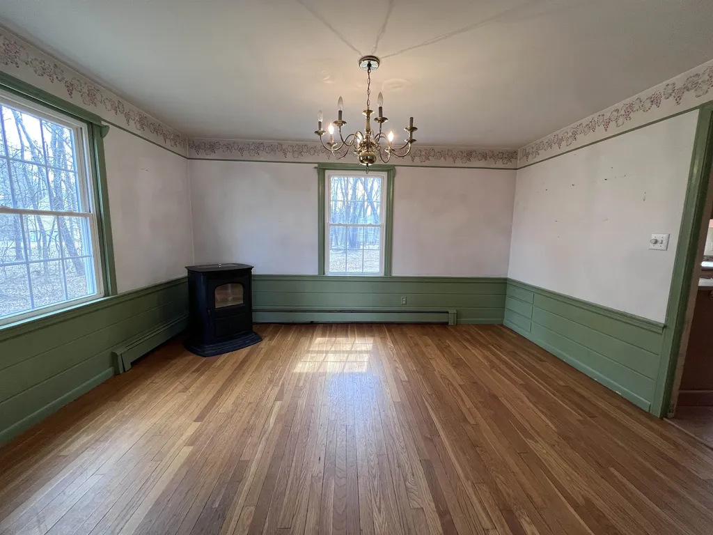 23 Shore Road Kingston NH 03848