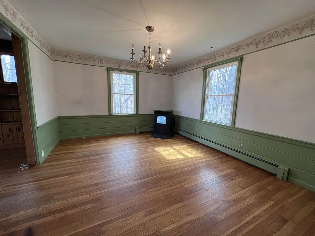 23 Shore Road Kingston NH 03848