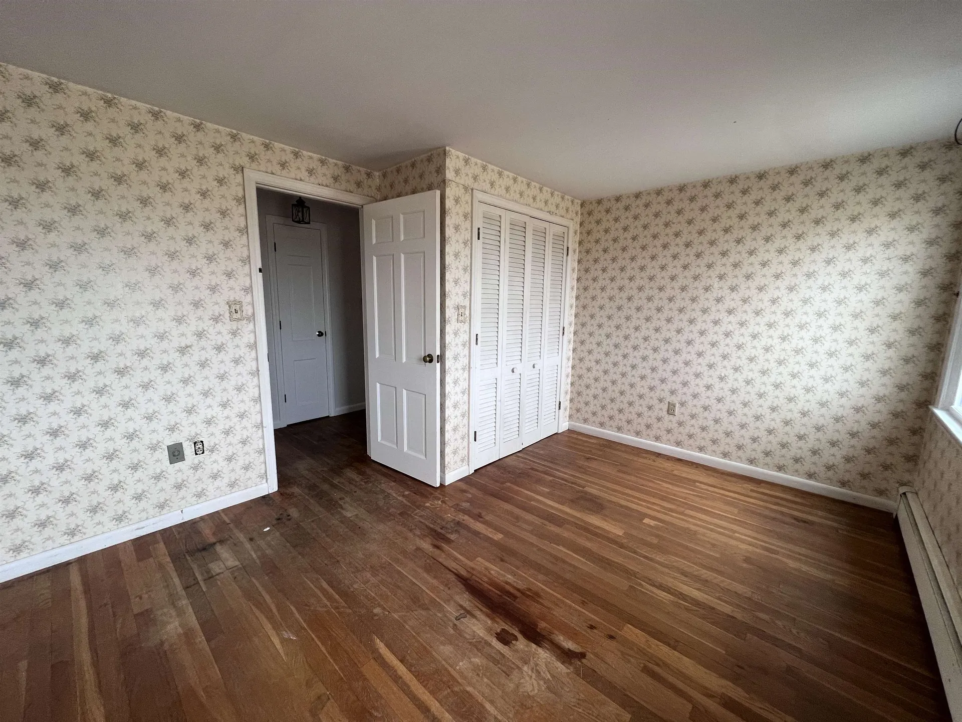 23 Shore Road Kingston NH 03848