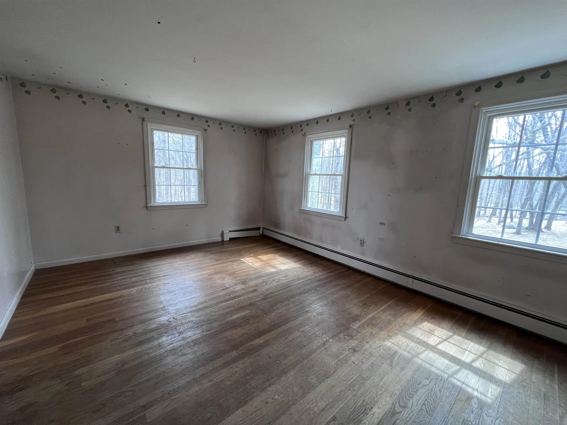 23 Shore Road Kingston NH 03848