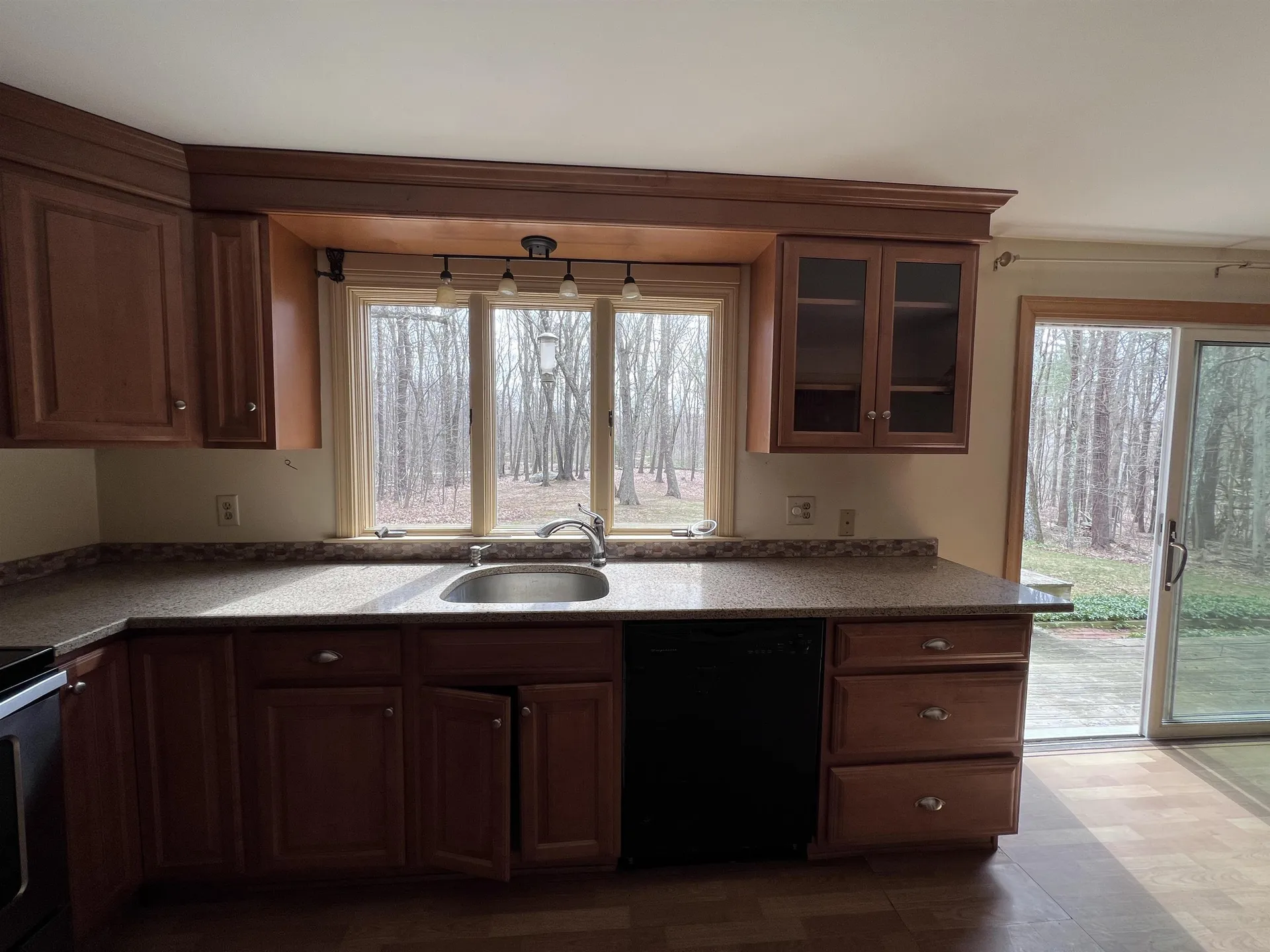 23 Shore Road Kingston NH 03848