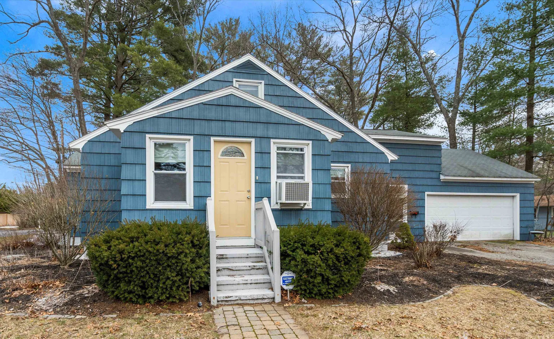 17 Seabee Street Bedford NH 03110