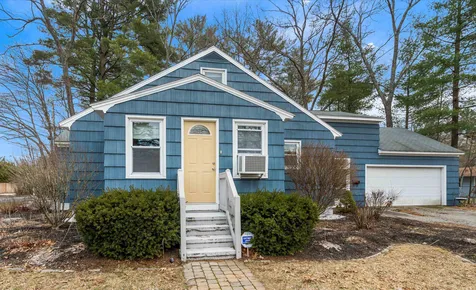 17 Seabee Street Bedford NH 03110