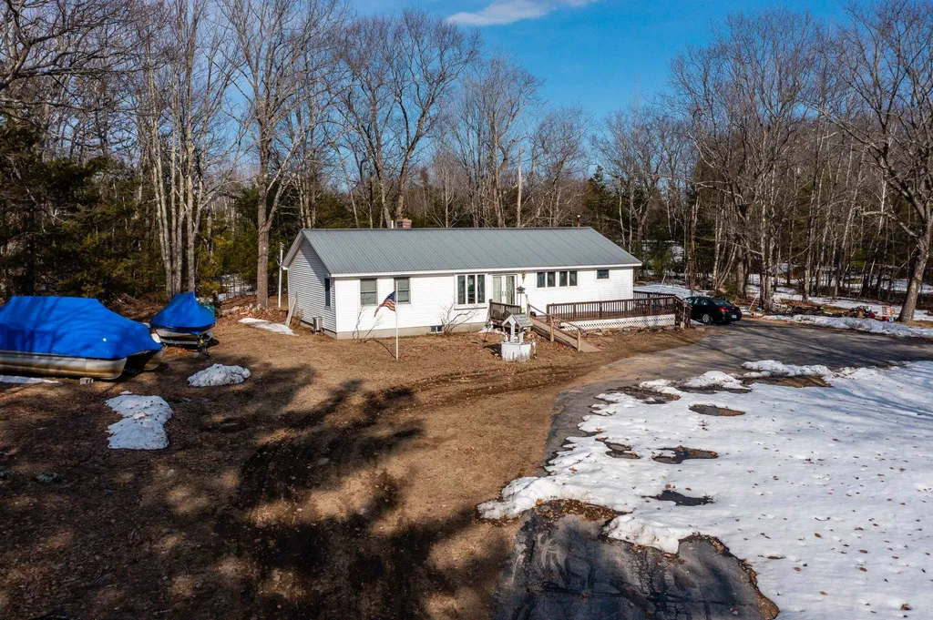 45 Paulipoint Road Freedom NH 03836