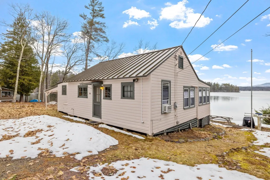 16 Walnut Street Belmont NH 03220