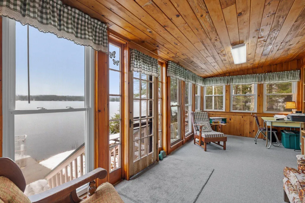 16 Walnut Street Belmont NH 03220