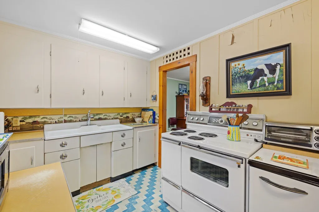 16 Walnut Street Belmont NH 03220