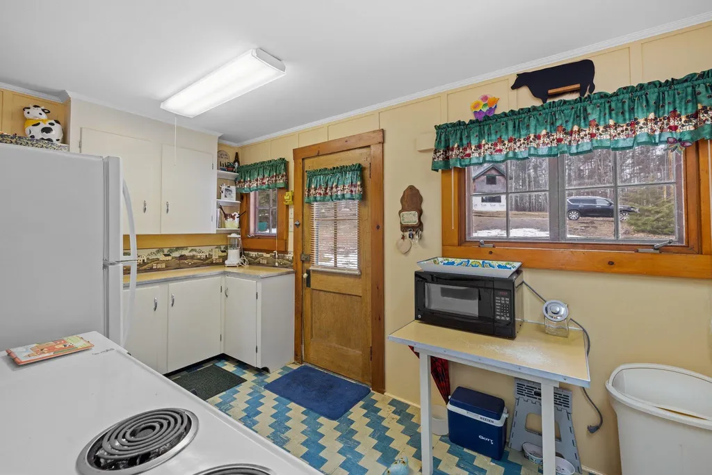 16 Walnut Street Belmont NH 03220